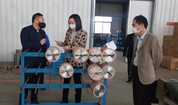 鄂州市市委常委、統(tǒng)戰(zhàn)部部長鄒霞 蒞臨湖北昌利公司調(diào)研